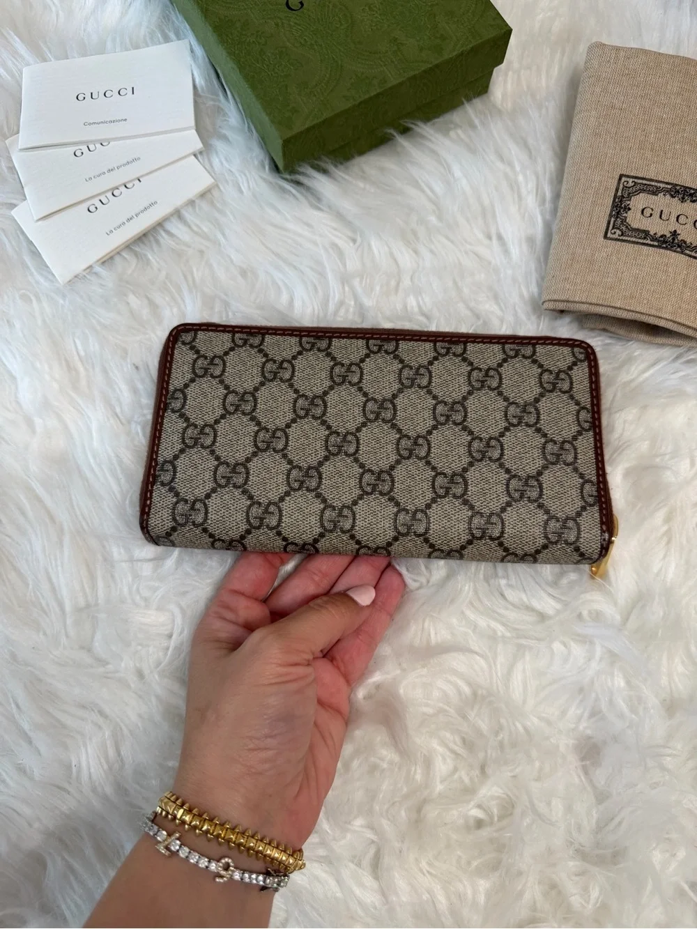 Gucci GG Supreme Zip Card Holder with Brown Leather & Gold Horsebit